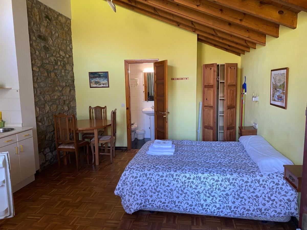 Les Vegues II Apartment Santillan Bagian luar foto