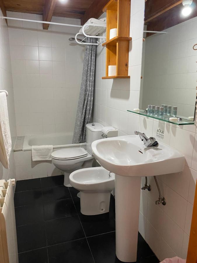 Les Vegues II Apartment Santillan Bagian luar foto