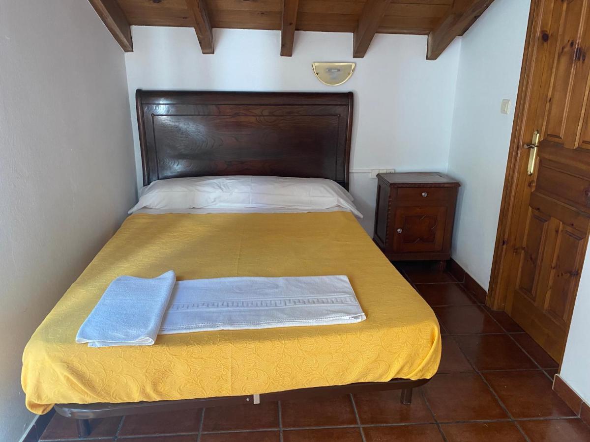 Les Vegues II Apartment Santillan Bagian luar foto
