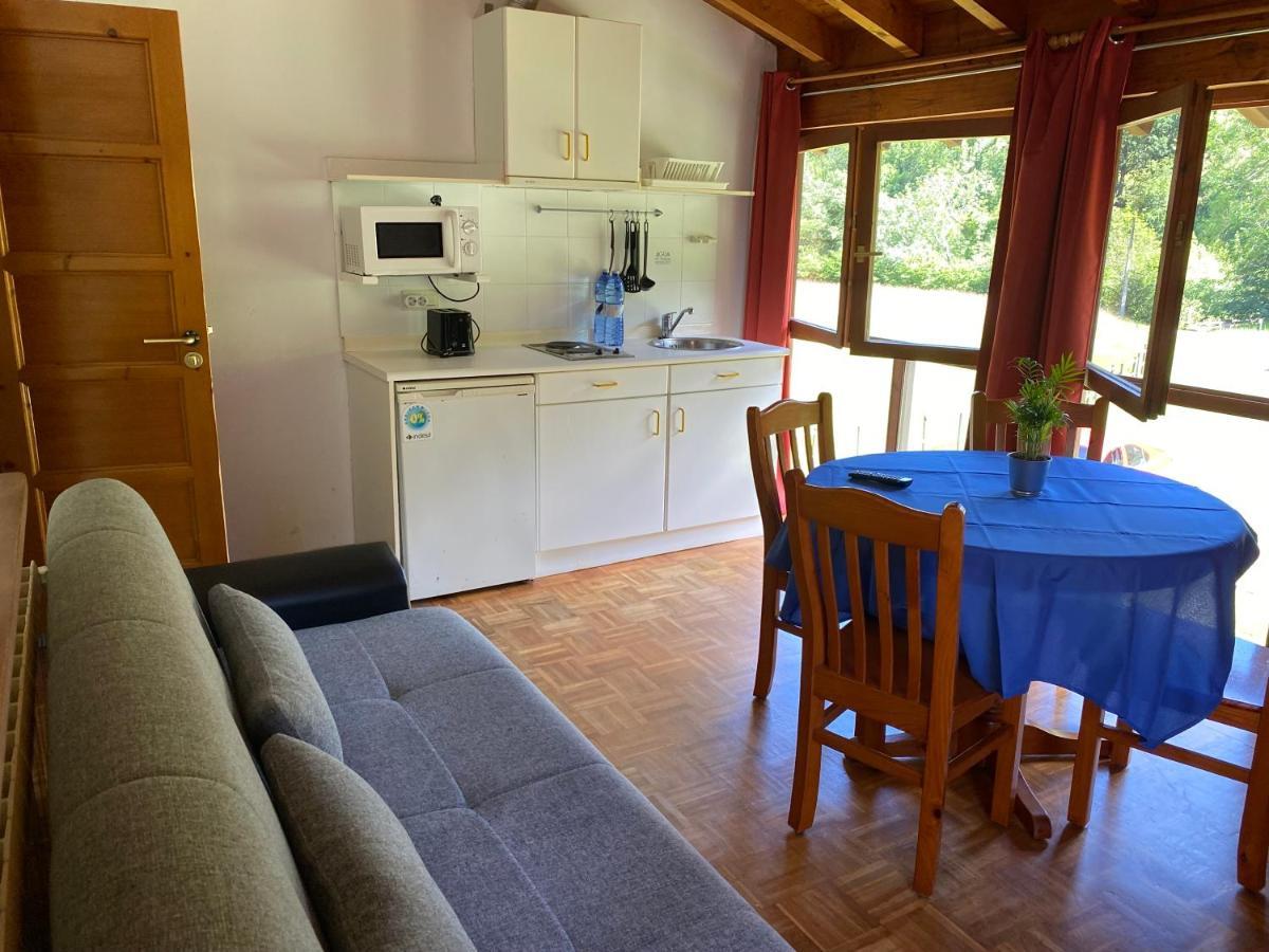 Les Vegues II Apartment Santillan Bagian luar foto